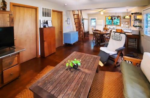 Clitherall House | Charming Getaway: Rustic Cabin on West Battle Lake
