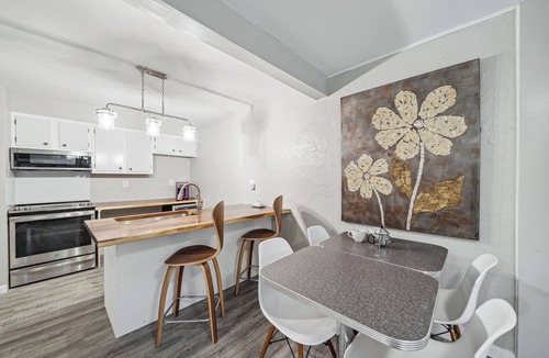 Stillwater House | Charming Group Getaway Near Downtown Stillwater- 6 Bedroom Accessible Rental