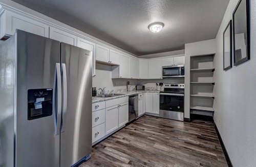 Blackhawk House | Charming Guest House by Black Hawk