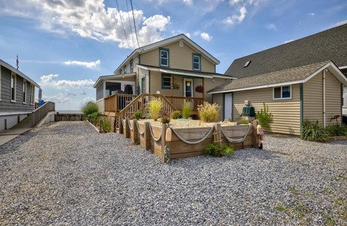 Goshen House | Charming house on the Delaware Bay in delightful Reeds Beach with AC, WiFi