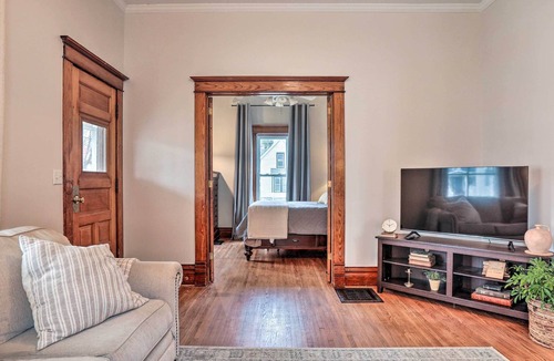 Waverly House | Charming Home w/ Porch Near Wartburg College!