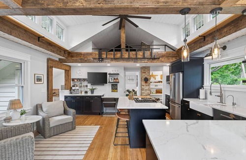 Spring Park Cottage | Charming Lake Minnetonka Cottage with Barrel Sauna