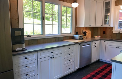 Morgan Cottage | Charming Lakeside Retreat on Crystal-Clear Seymour Lake - Morgan, Vermont