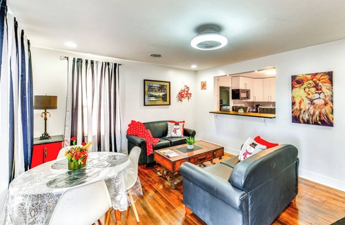 Laurel House | Charming Laurel Home w/Gazebo & Fireplace!