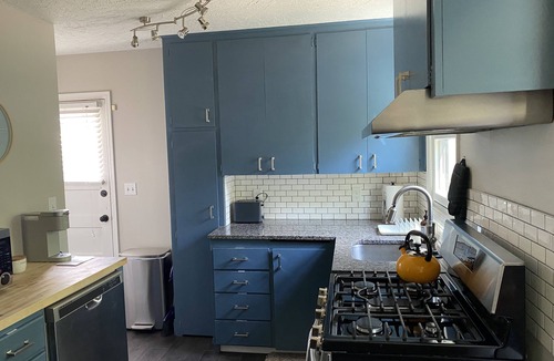 Aksarben - Elmwood Park House | Charming midtown dog friendly house, minutes from CWS, Downtown, Zoo and more!
