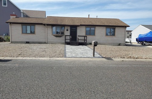 Beach Haven West House | CHARMING NEWLY RENOVATED 4-BEDROOM HOUSE ON LAGOON IN BEACH HAVEN WEST