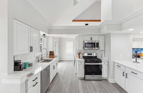Cape May Court House House | Charming newly updated home in Avalon with endless views of bay and sunset