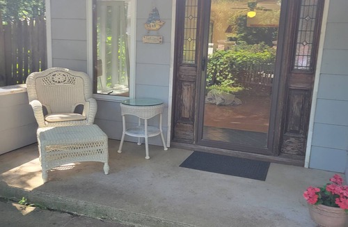 McHenry Cottage | Charming Old World Cottage, Pistakee Bay
