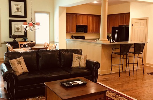 Bluffton House | Charming, Peaceful Hampton Hall Cottage, Updated