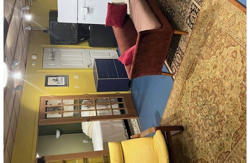 Fairfax Station Cottage | Charming private cottage w/parking, WiFi, AC, heat, full bed, deck, kitchenette