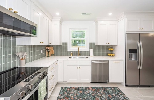 West Ashley House | Charming Renovated Retreat for Work + Play