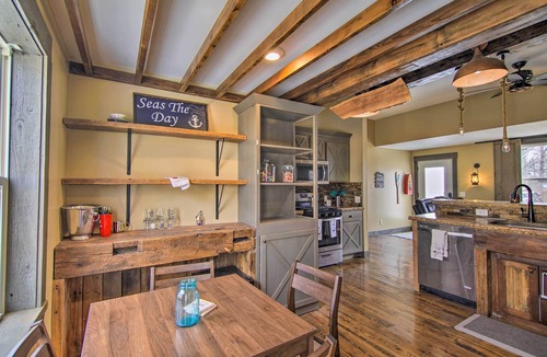Edgerton House | Charming Retreat - Walk to Lake Koshkonong!