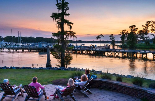 Hertford House | Charming Room Rental in Albemarle Plantation—Golf, Marina & More!