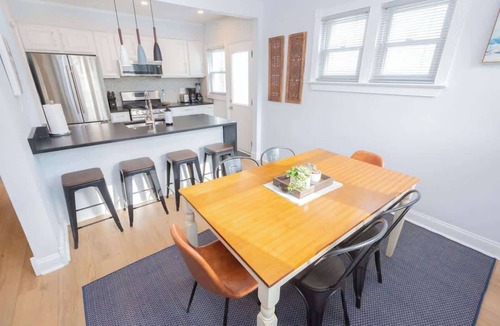Langdon House | Charming Single Family Home - Free 3 car parking