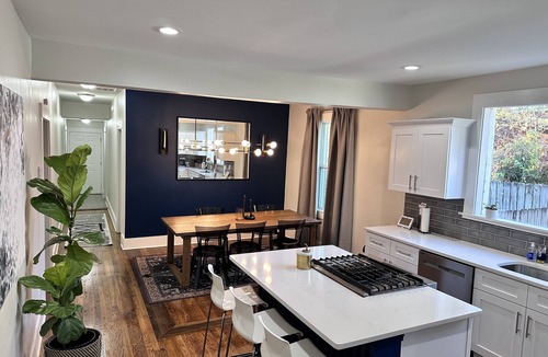Crosstown House | Charming & Spacious Midtown Home