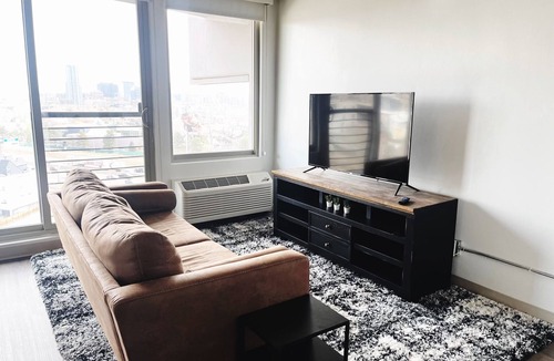 Jefferson Park Apartment | Charming Studio Mins to Downtown