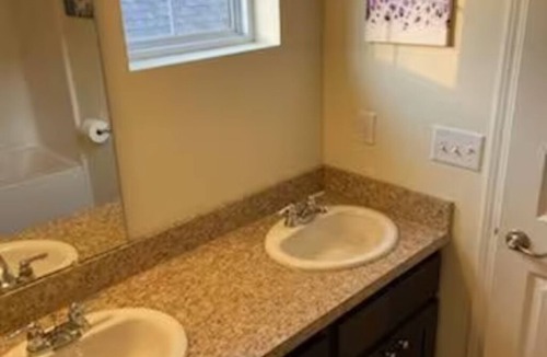 Mann House | Charming Townhouse Near Downtown Iowa City