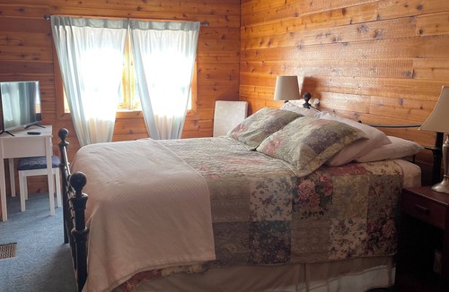 Bell Buckle House | Charming townhouse in the heart of downtown Bell Buckle - The Hideaway
