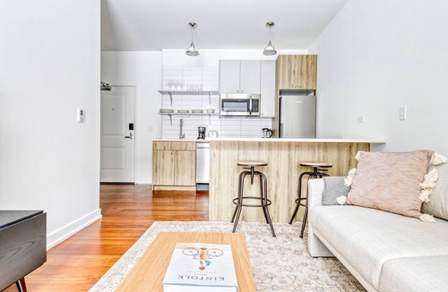 Uptown Apartment | Charming Uptown 1BR w/ Roof & W/D, close to Red Line, by Blueground