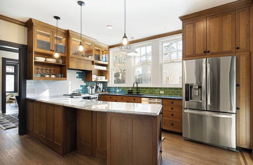 West Side House | Charming Victorian 5-bedroom house -fully updated- in marvelous Saint Paul