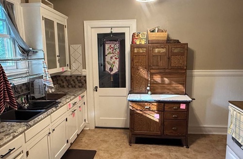 Warsaw House | Charming Warsaw Escape – Peaceful for your week long or weekend getaway