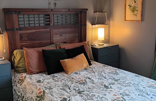 Woodstock Apartment | Charming Woodstock Square Retreat