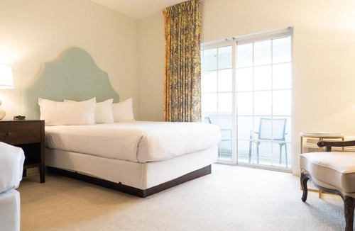 Egg Harbor City Hotel | Chateau Renault