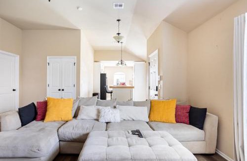 Oklahoma City Villa | Cheerful 3 Bdrm space, 2 bath!. You gotta love it!