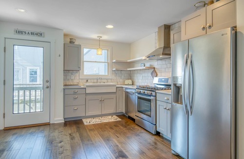Sea Bright House | Cheerful 3 br home ~ One block to beach & Downtown