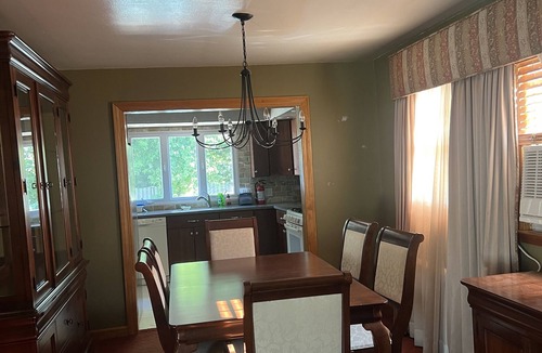 Woodbridge House | Cheerful 3 bedroom house located heart of new jersey.