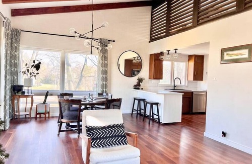 Davenport House | Cheerful 4 Bedroom home with a huge back yard