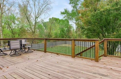 Grandview House | Cheerful 4 bedroom home on a quiet cul-de-sac