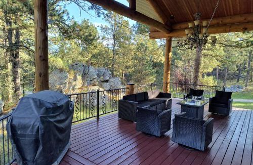 Custer House | Cherry on top lodge