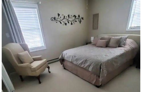 Mountain City House | Chestnut Retreat in Mtn City/2 Bdrm, 2 BA, Hot Tub, Game Room, Fire Pit