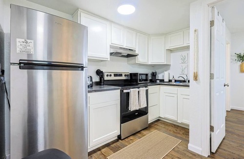 Maryville Apartment | Chic 1BR Near University