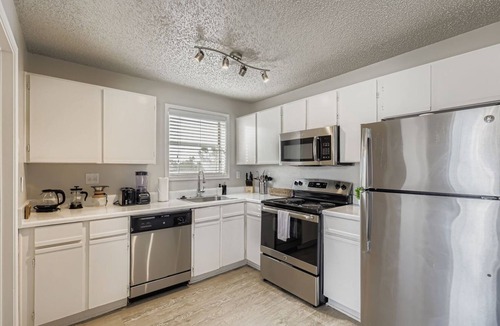 Milwood Apartment | Chic 2B/2BA Getaway | Cedar Park/North Austin