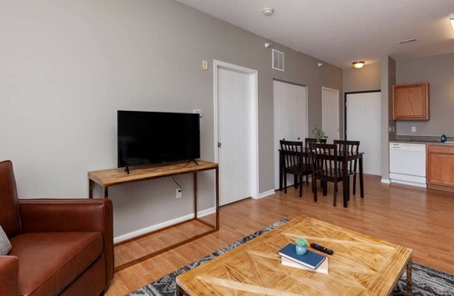 Ames Apartment | Chic Ames Retreat | Perfect Weekend Getaway