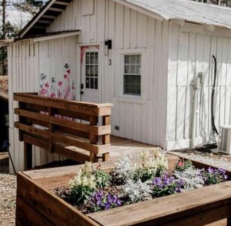 Tracy City House | Chic and Cozy: Romantic Glamping at Its Finest in Tennessee