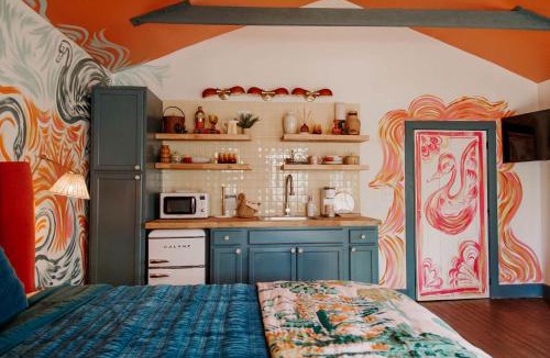 Tracy City House | Chic and Cozy: Romantic Glamping at Its Finest in Tennessee