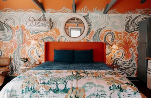 Tracy City House | Chic and Cozy: Romantic Glamping at Its Finest in Tennessee