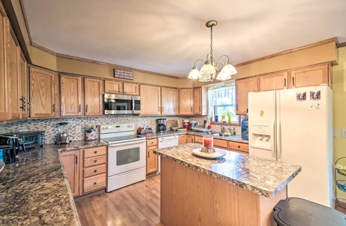 Apple River House | Chic Apple River Escape w/Fire Pit!