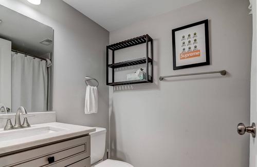 Riverside House | Chic City Retreat: Family-Friendly by the Harbor