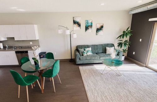Downtown Des Moines Apartment | Chic Des Moines 1BR with Amenities & Prime Location