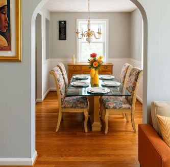 Towson House | Chic Towson Townhome Near Baltimore