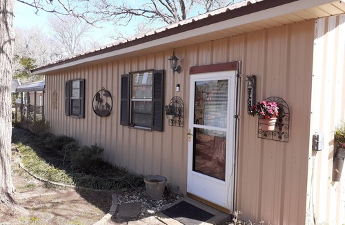 Hearne Bed & Breakfast | Christmas Tree Farm with Bed and Breakfast accommodations located on a 12 acre propertyin the Peaceful Countryside between Bryan and Hearne Tx