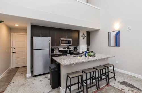 Downtown Des Moines Apartment | City Haven: Modern Loft 2bd/2bth Downtown DSM
