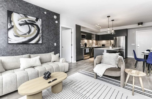 Crystal City Apartment | City View 2BR Retreat with Rooftop, Gym & Parking