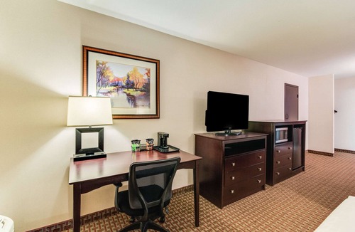 Minot Hotel | Clarion Hotel Convention Center