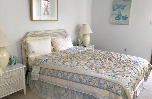 Barnegat Light House | CLASSIC BEACH HOME with HOT TUB!
