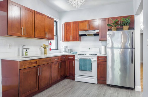 Crown Heights House | Classic Five Bedroom 2 Minutes To Train